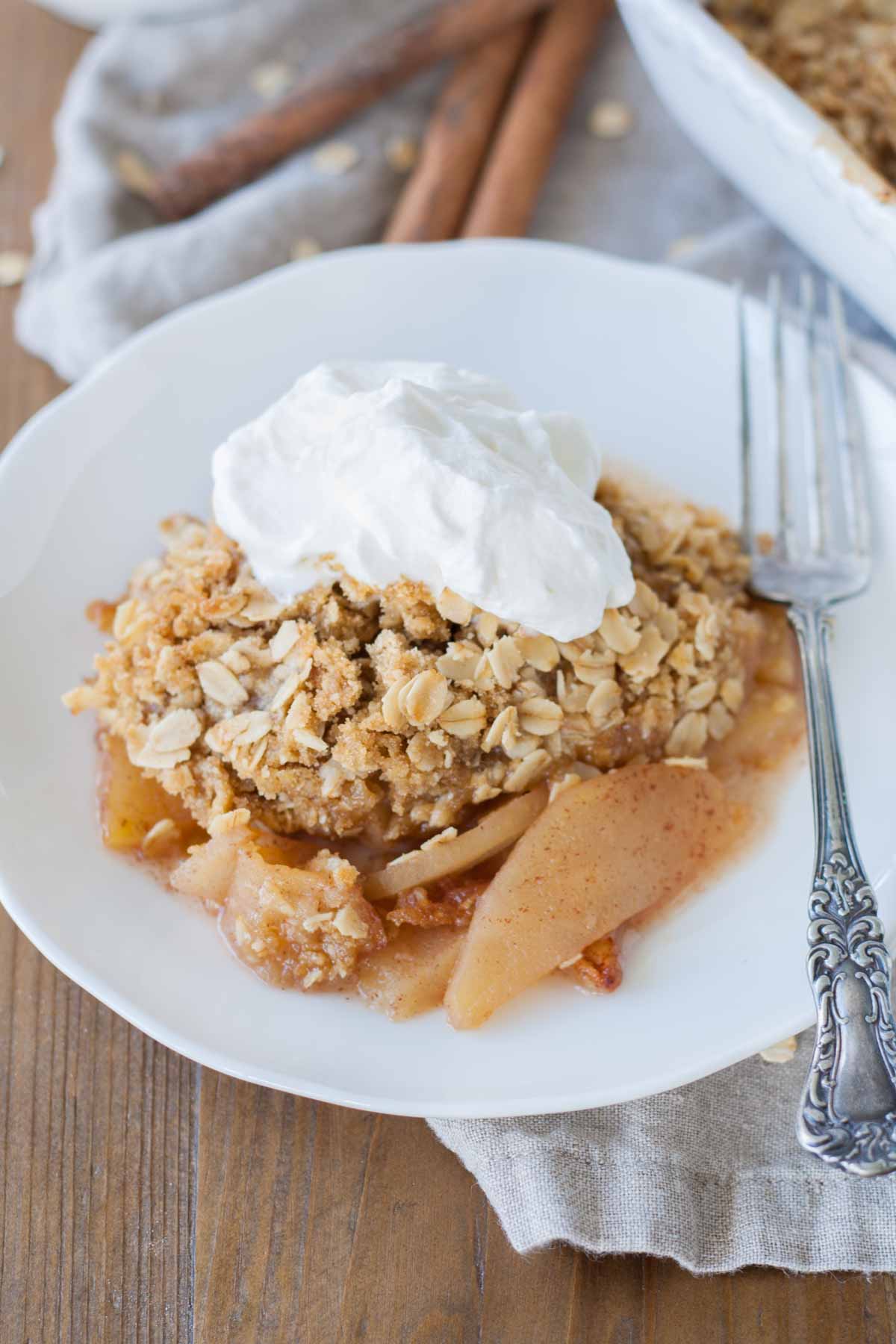 Close up of apple crisp.