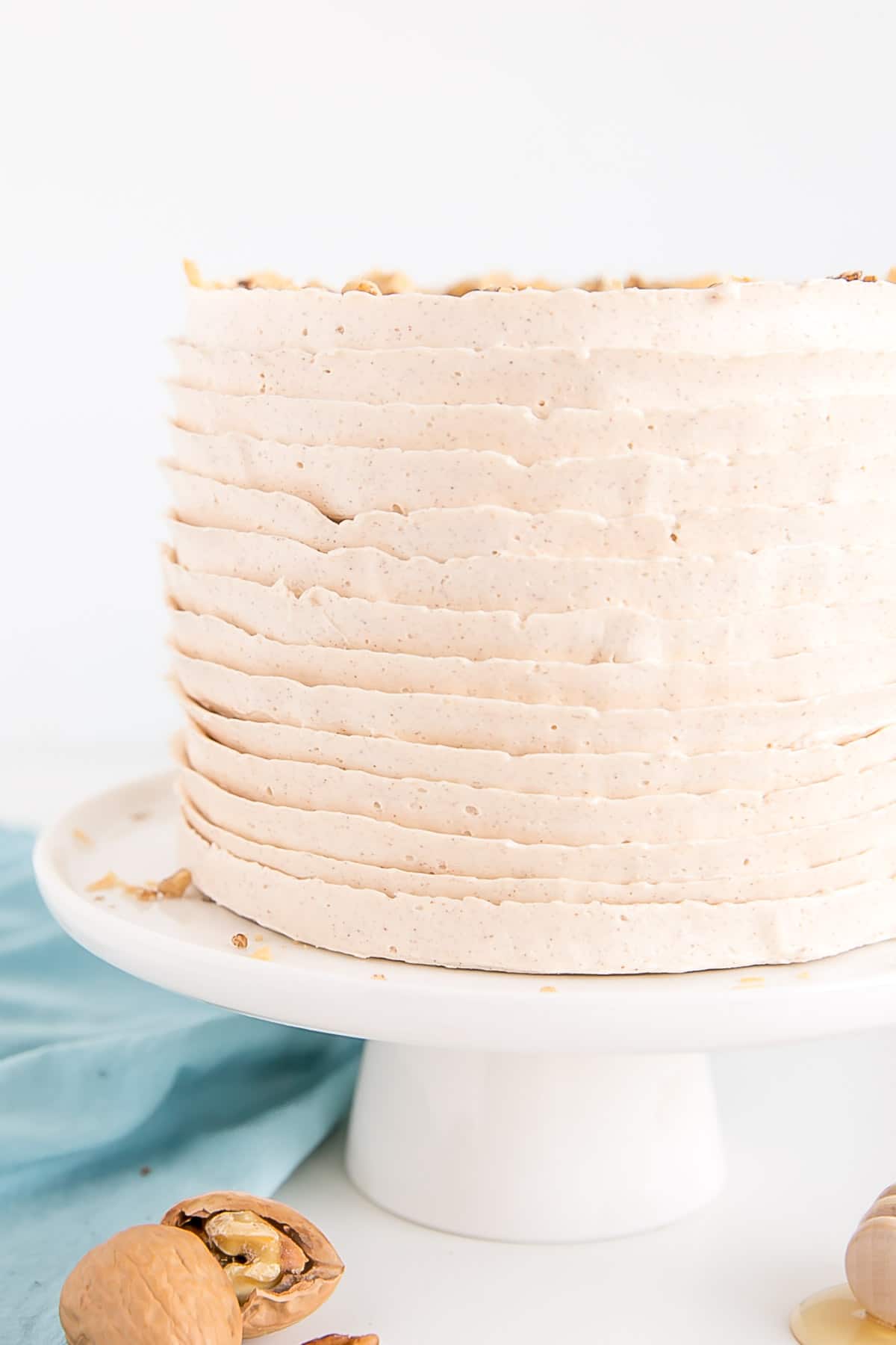 Close up of frosting technique on a baklava cake.