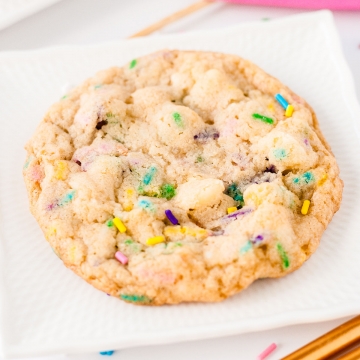 Close up of a cookie.