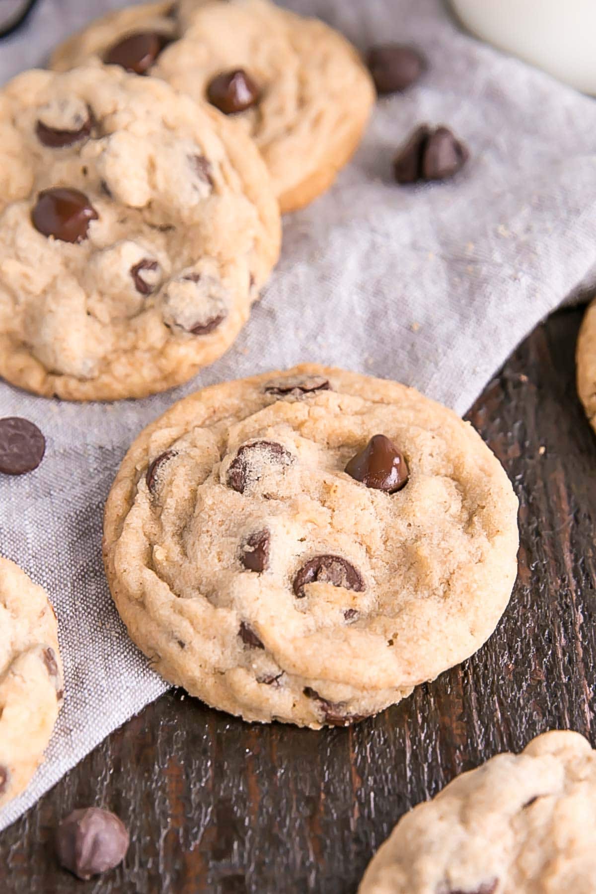 A close up of a cookie