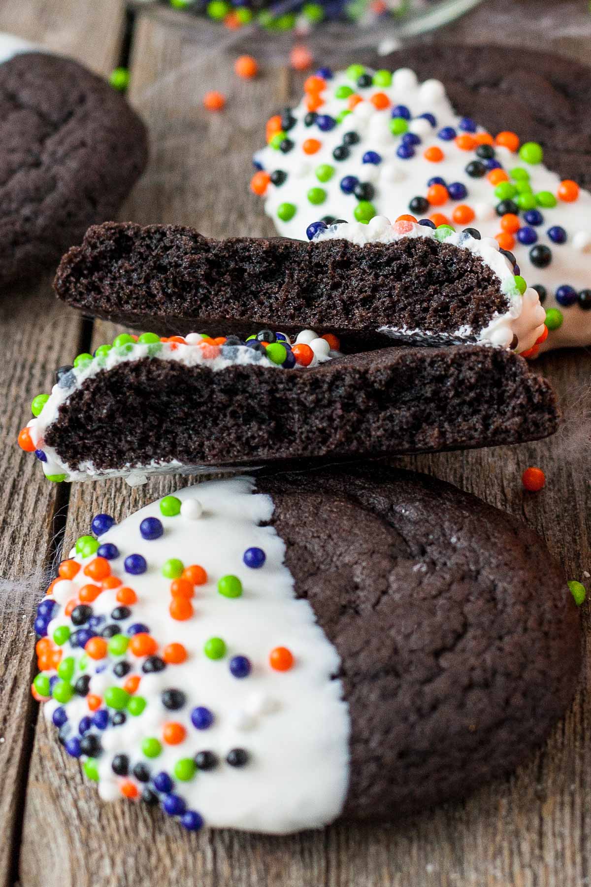 Cookie broken in half showing the inside.