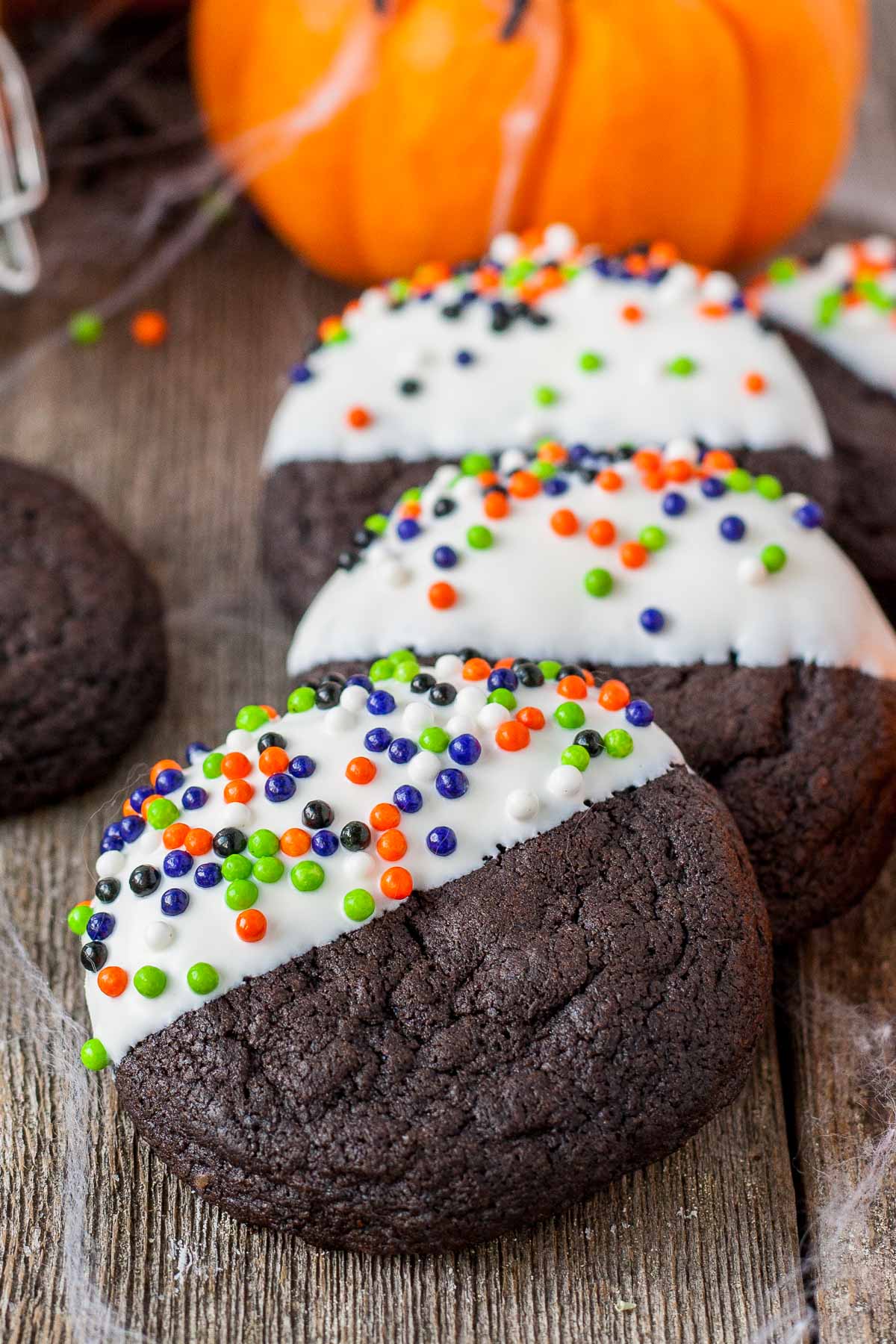 A close up of a cookies