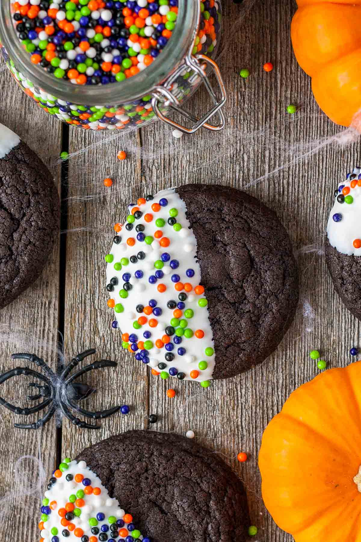 Overhead shot of the cookies on a wooden table