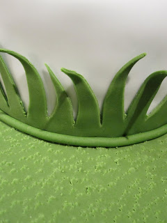 A close up of the fondant grass