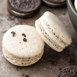 A close up of oreo macarons