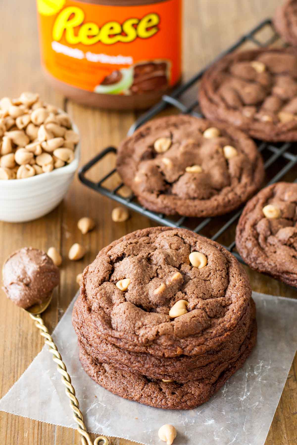 Cookies on a cooling rack.