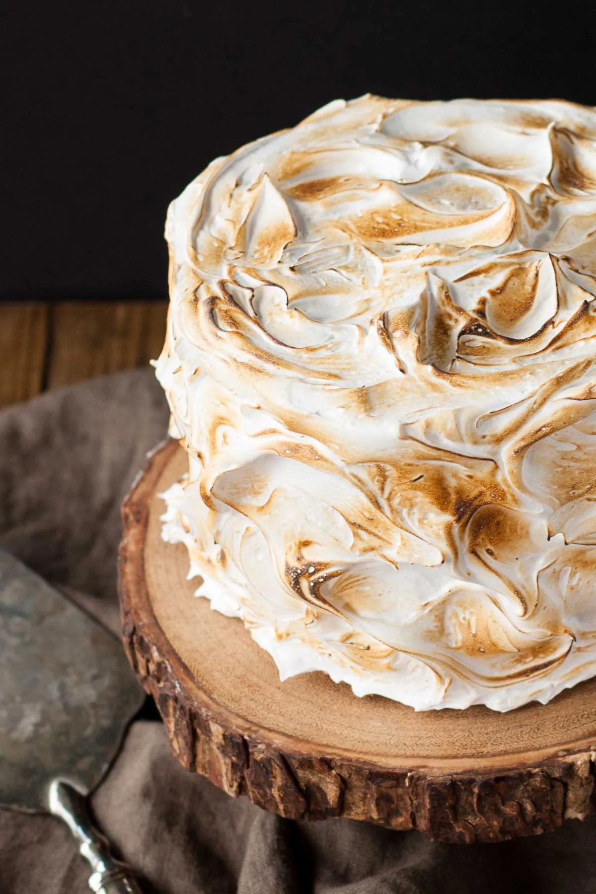 Angled shot of the frosting on the top of the cake.